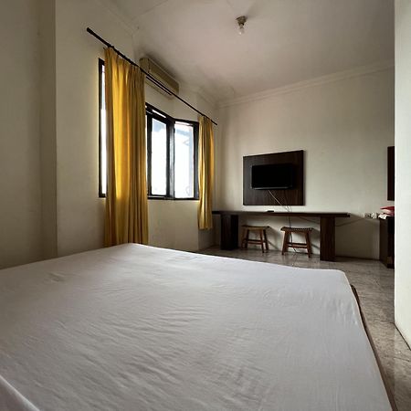 Oyo 92098 Kost Orange Syariah Hotel Jongaya Exterior photo