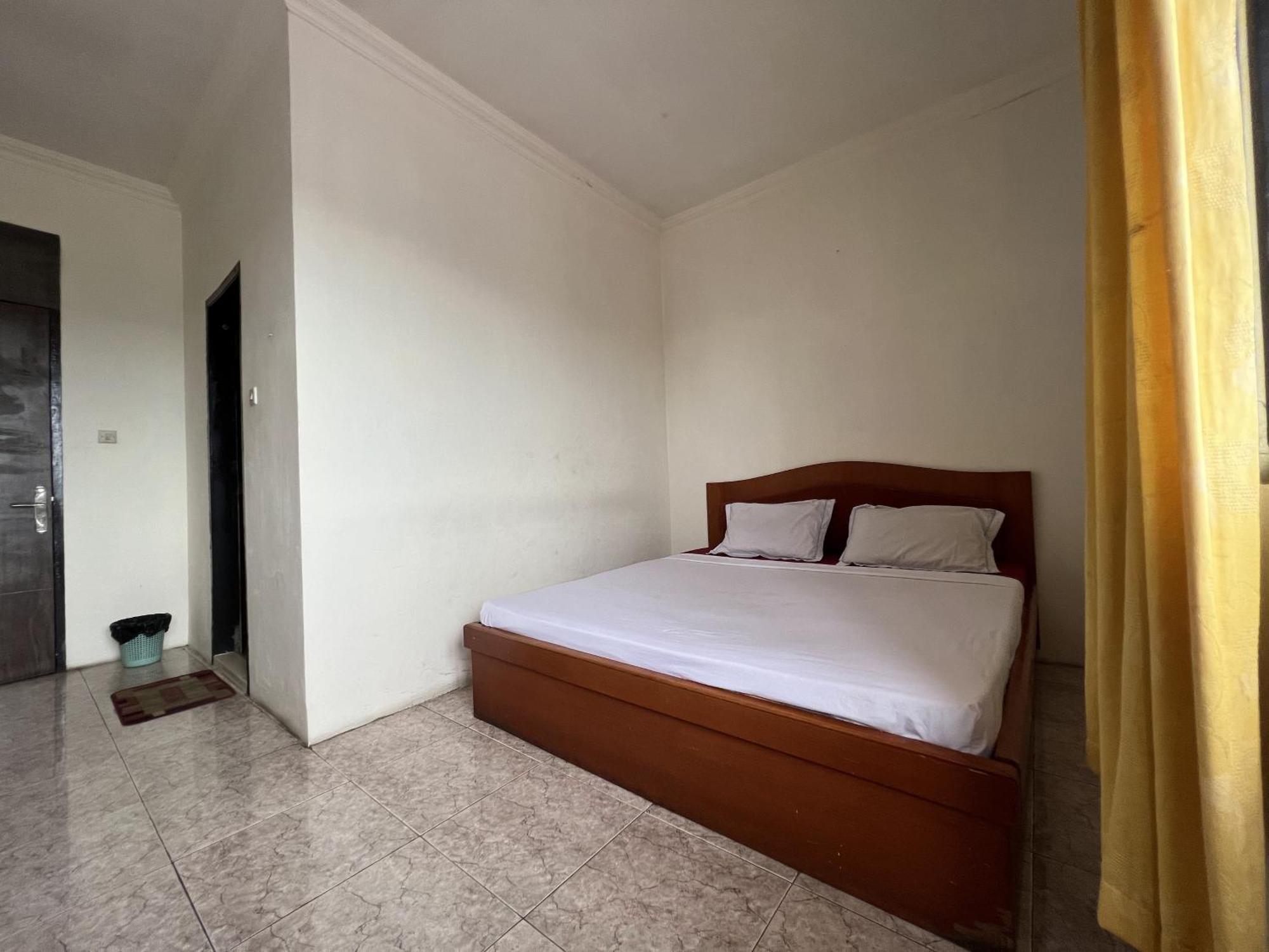 Oyo 92098 Kost Orange Syariah Hotel Jongaya Exterior photo
