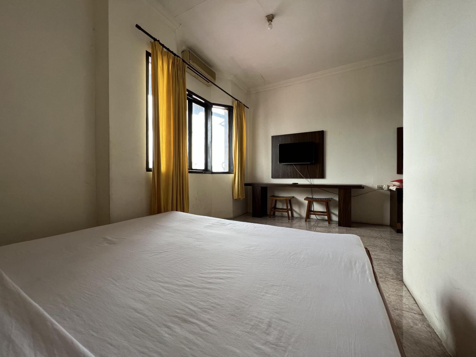 Oyo 92098 Kost Orange Syariah Hotel Jongaya Exterior photo