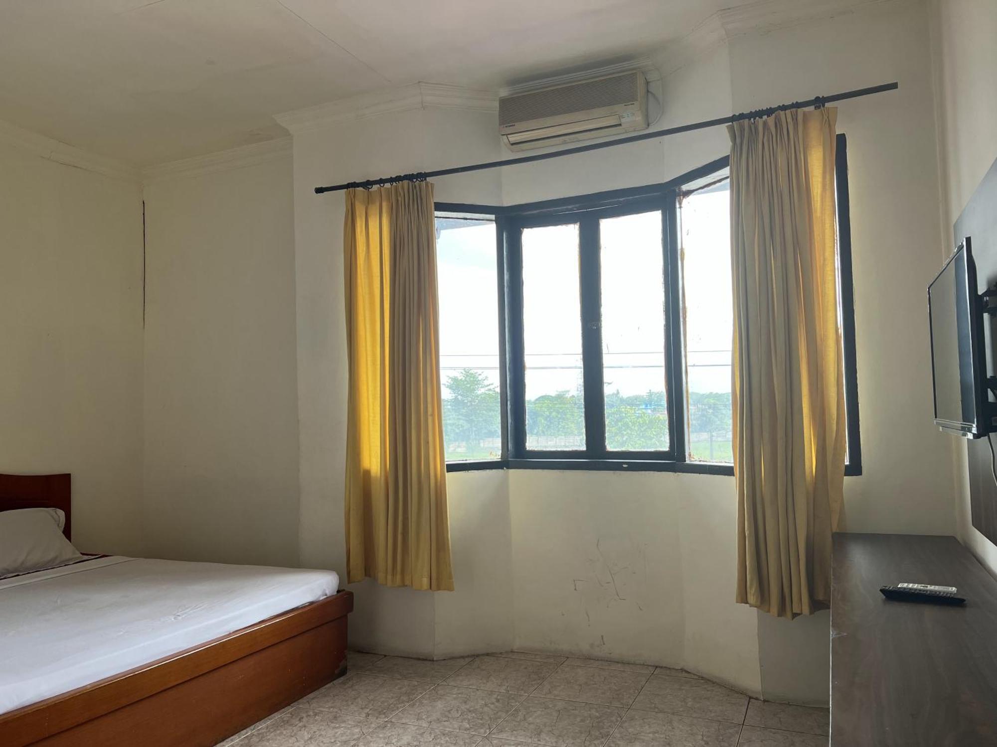 Oyo 92098 Kost Orange Syariah Hotel Jongaya Exterior photo
