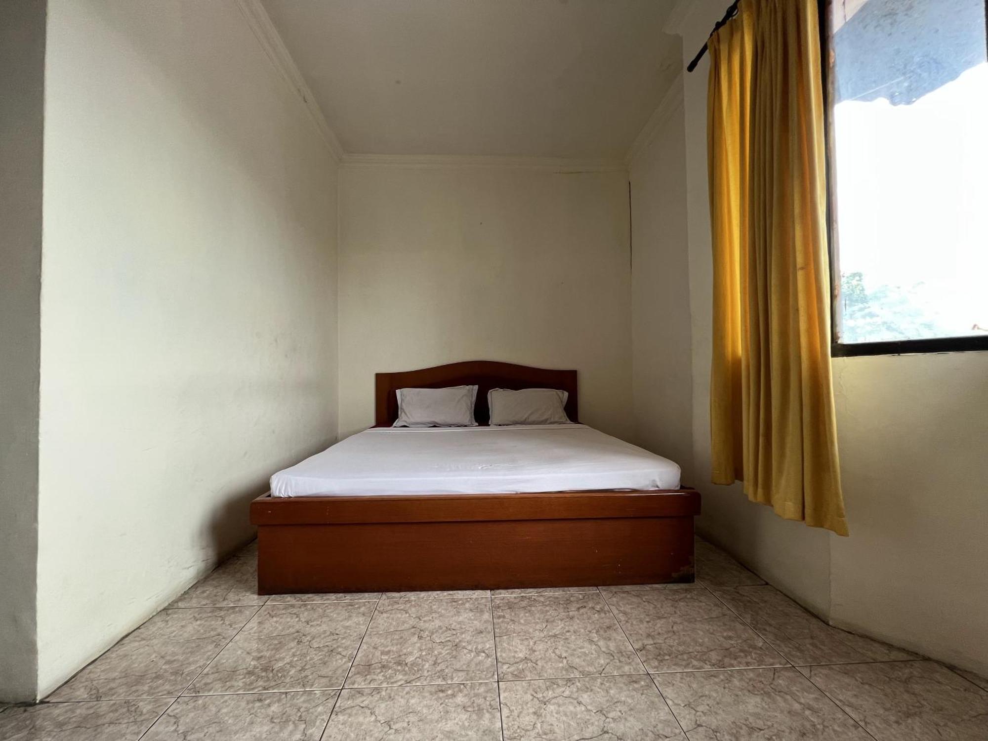 Oyo 92098 Kost Orange Syariah Hotel Jongaya Exterior photo