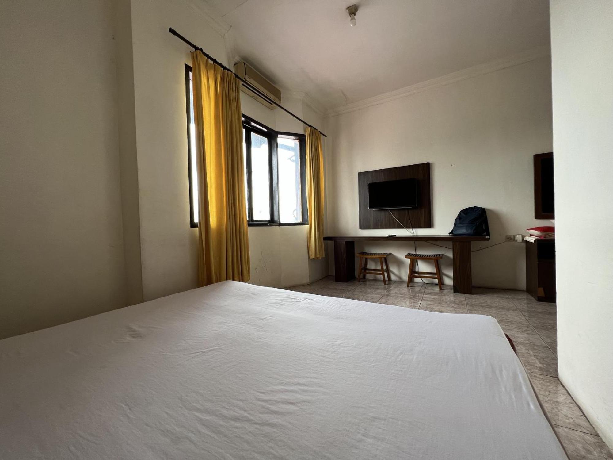 Oyo 92098 Kost Orange Syariah Hotel Jongaya Exterior photo